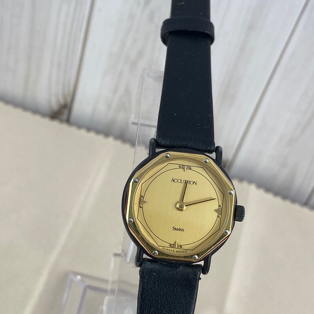 VINTAGE Bulova ACCUTRON Swiss Quarts Evening Sports Watch